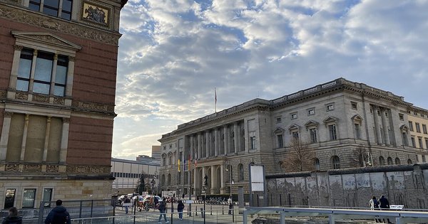 The neoclassical Abgeordnetenhaus, Berlin's state parliament building, under a cloudy sky